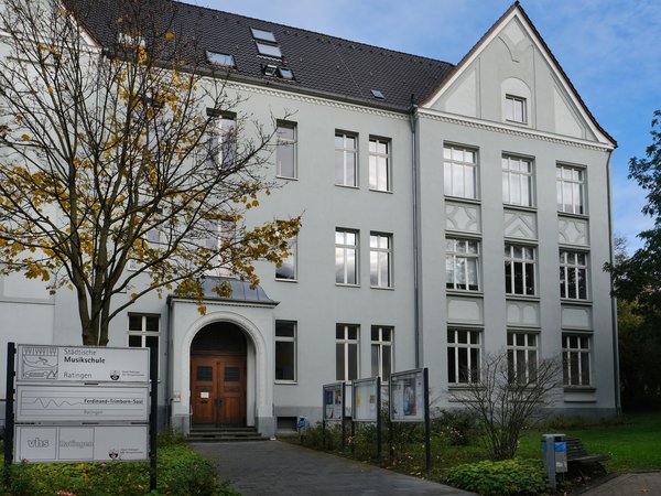 Außenansicht Musikschul-Gebäude