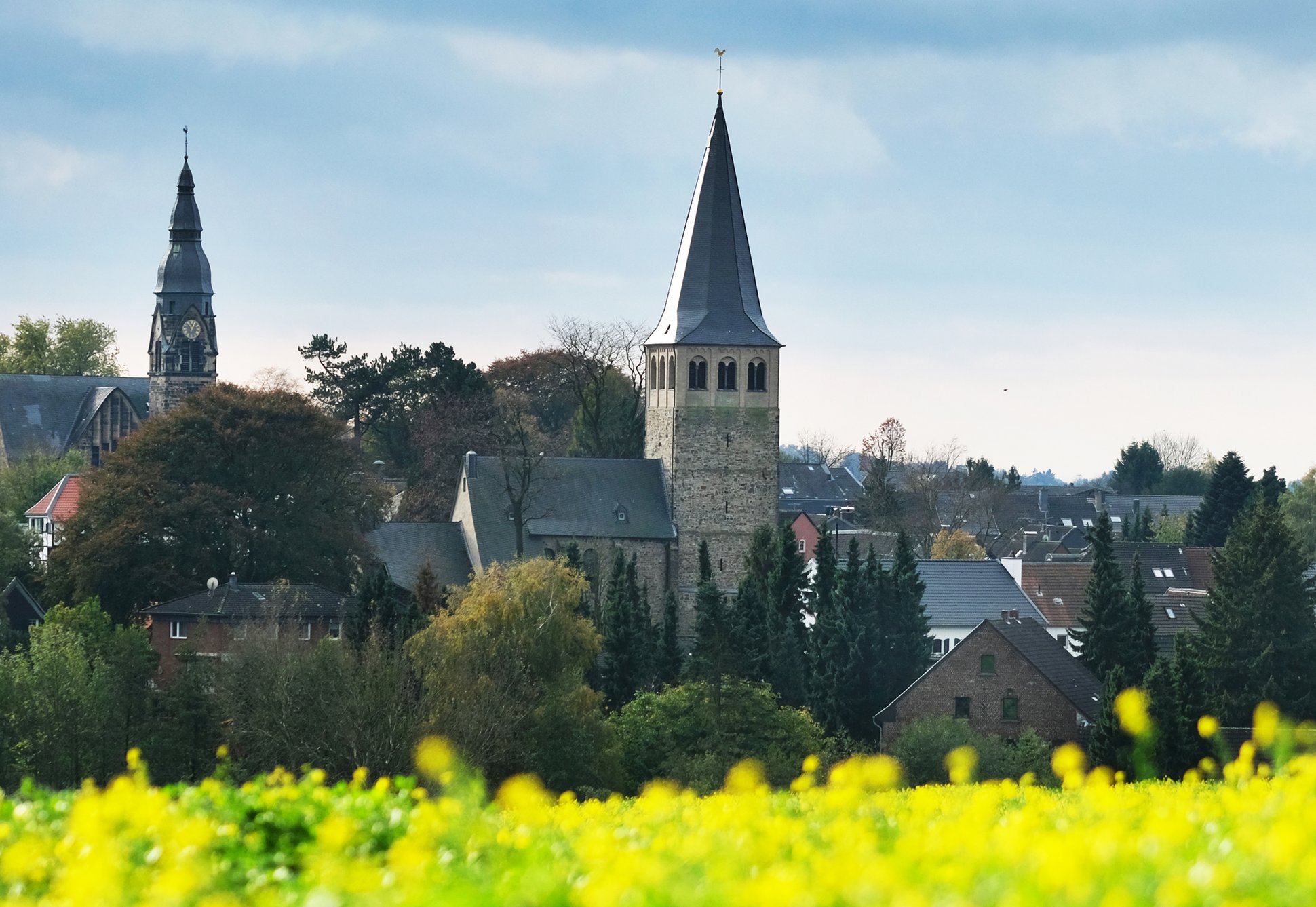 Homberg Wiesnasen (zwei Kirchtürme)
