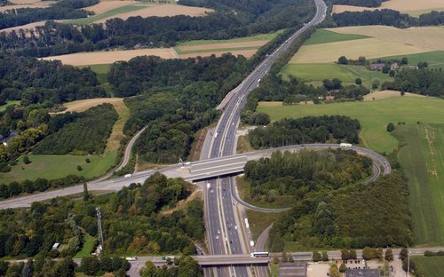 Autobahnkreuz aus der Luft