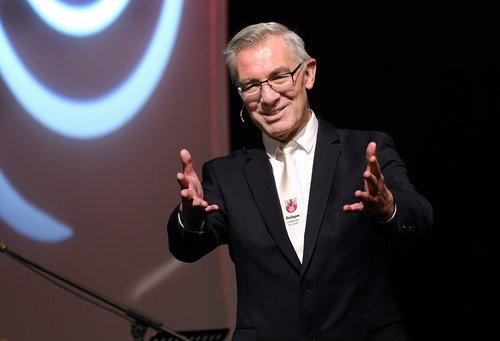 Bürgermeister auf der Bühne