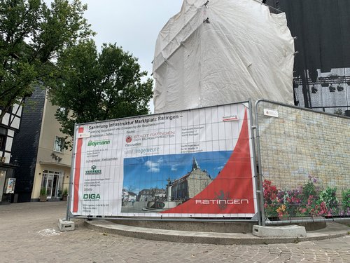 Bauschild "Sanierung Marktplatz"