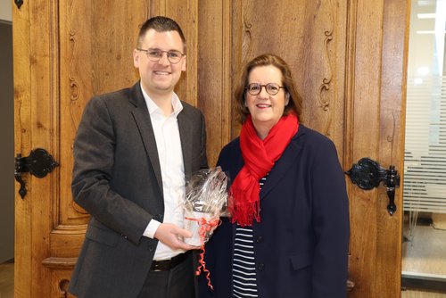 Bürgermeister Anders und Staatssekretärin Griese   