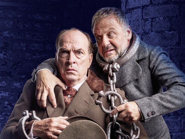 Theaterszene mit zwei Männern