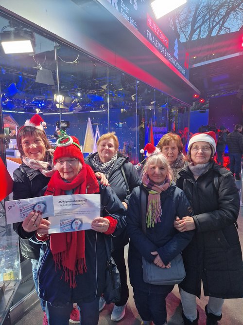 Gruppenbild mit sechs Frauen