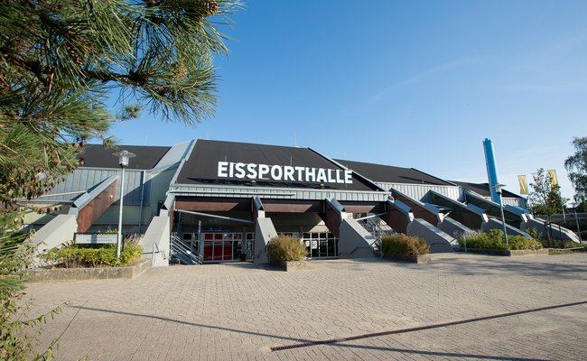 Außenaufnahme der Eissporthalle