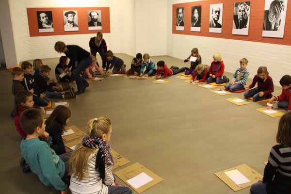 Schüler im Museum Ratingen