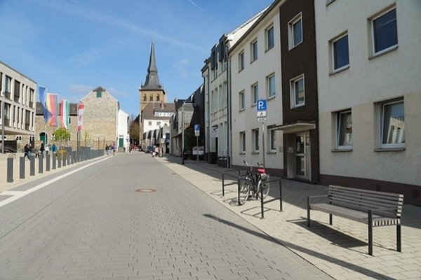 Das Foto zeigt die Minoritenstraße.