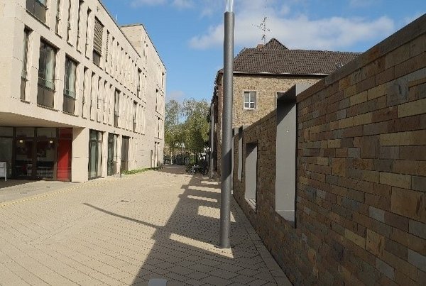 Umgebung des neuen Rathauses der Stadt Ratingen.