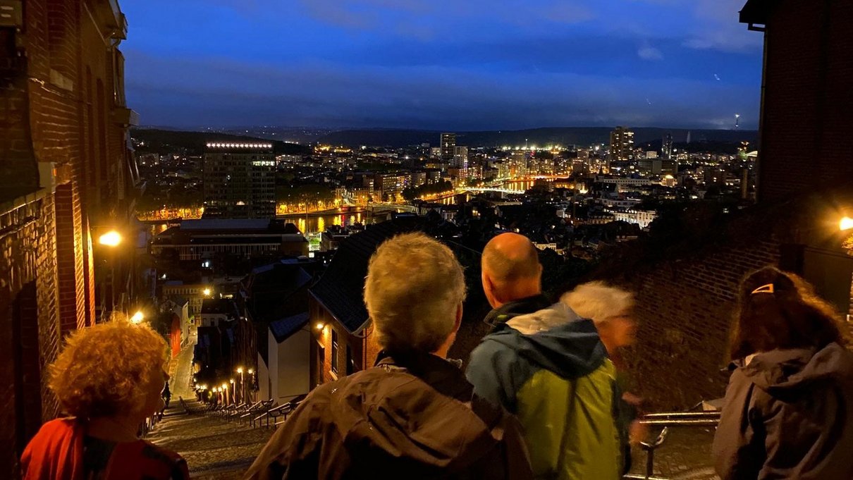 Lichtermeer einer Stadt, Sicht von oben
