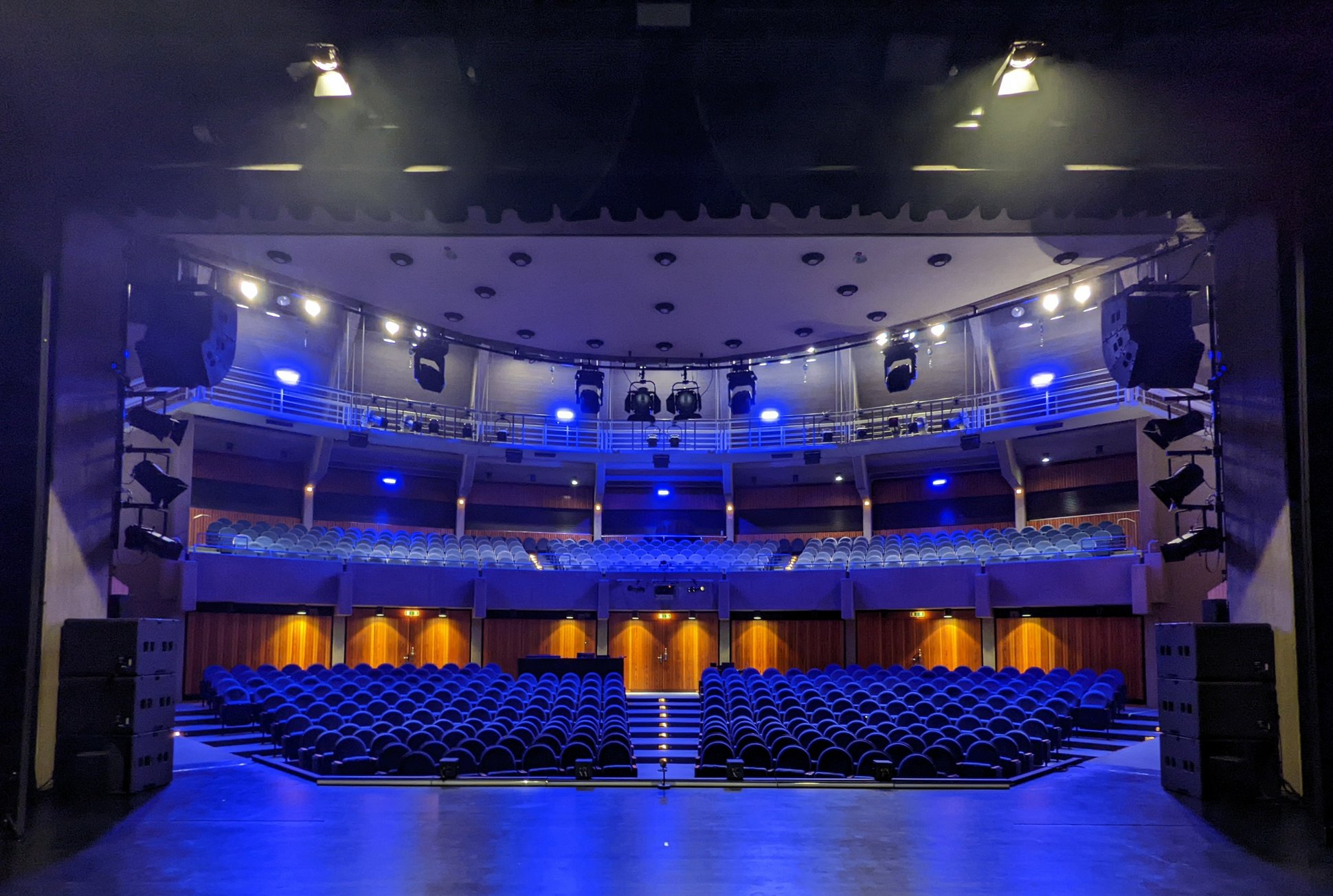 Stadttheater, Blick von der Bühne auf den leeren Saal