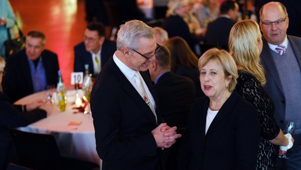 Bürgermeister Klaus Pesch und die Landtagsabgeordnete Elisabeth Müller-Witt