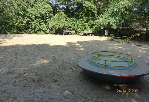 Trostloser Spielplatz 