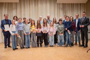 Gruppenbild aller Heimat-Preisträger 2025