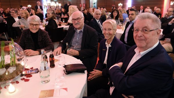 Tafel-Vorsitzende Ingrid Bauer, 2. Vorsitzender Karl-Josef Hussmann, die langjährige Lebenshilfe-Vorsitzende Hilde Weidenfeld und Walter Weidenfeld (von links)