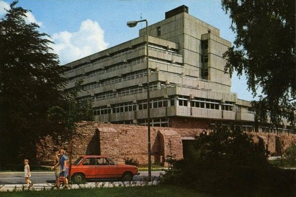 Ein historisches Foto des Ratinger Rathauses