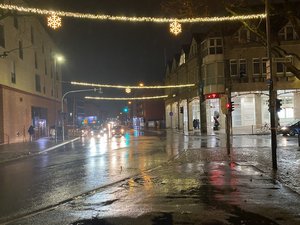 Das Foto zeigt die abendliche Weihnachtsbeleuchtung in den Wallhöfen.