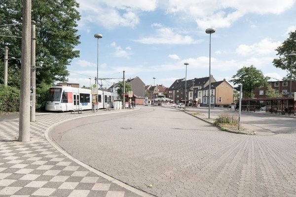 Das Foto zeigt den Düsseldorfer Platz vor den Umbaumaßnahmen.
